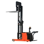 Electric siab nqa tsheb RBS20 nrog tus neeg tsav tsheb sawv ntsug, nqa qhov siab 90 - 5.000 hli, load peev 1.600 kg